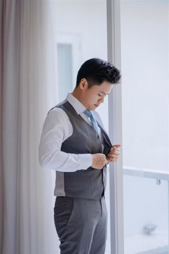 Hình ảnh chú rể điển trai chững chạc.