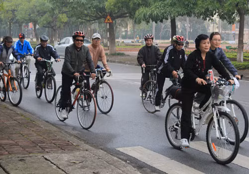 Người cao tuổi nên chú ý chỉ tập luyện sao cho vừa sức, đặc biệt chú ý không nên cố tập khi thời tiết quá lạnh.