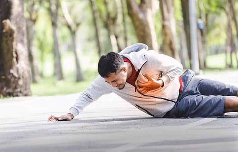 Cảnh báo nguy cơ đột quỵ từ việc tập thể dục ngoài trời vào sáng sớm