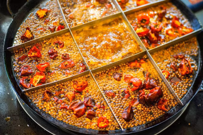 Mắc bệnh ung thư dạ dày vì những món ăn quen thuộc ảnh 1