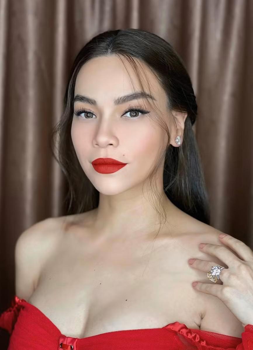 Sao Việt rộn ràng tiễn năm cũ đón năm mới 2021 trên... Facebook ảnh 1