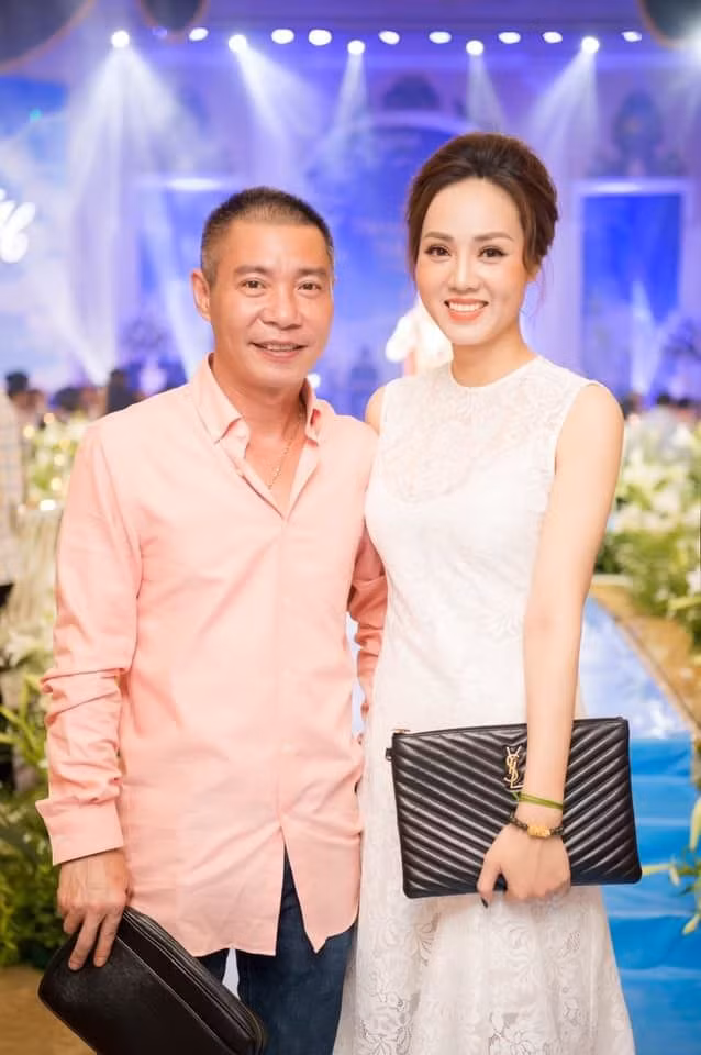 5 năm bên nhau, cả hai quyết định kết thúc viên mãn bằng một đám cưới hạnh phúc.