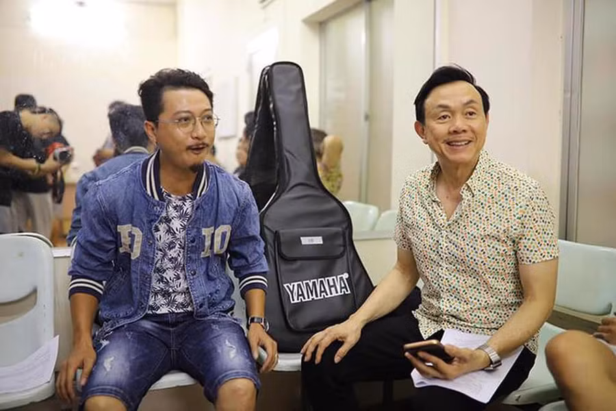 Hứa Minh Đạt chia sẻ bức ảnh chụp chung với cố nghệ sĩ Chí Tài.