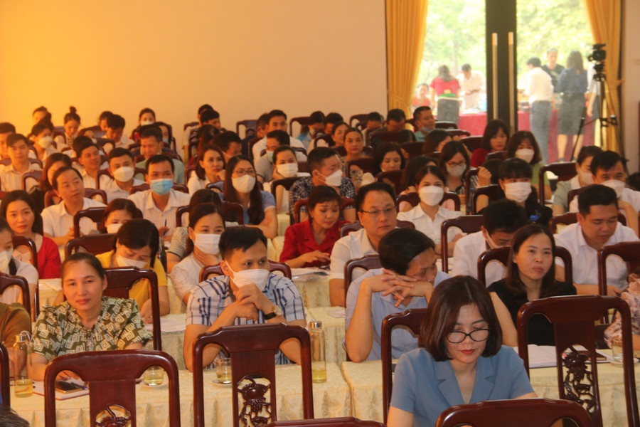 Các đại biểu tham dự hội nghị. Các đại biểu tham dự hội nghị.