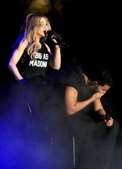 Madonna "cưỡng hôn" tình cũ của Rihanna ảnh 2 Anh-9169-1429002437.jpg