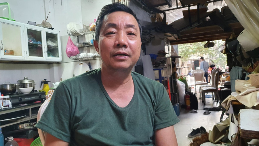 Gia đình ông Đặng Đình Đảm, Tổ trưởng Tổ dân phố số 9 cũng khốn khổ vì dự án Quy hoạch công viên hồ điều hòa Hạ Đình. Gia đình ông Đặng Đình Đảm, Tổ trưởng Tổ dân phố số 9 cũng khốn khổ vì dự án Quy hoạch công viên hồ điều hòa Hạ Đình.