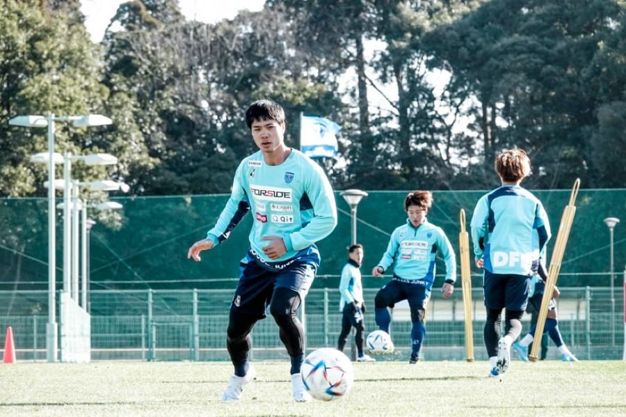 Công Phượng đang có sự hòa nhập tốt trong màu áo mới Yokohama FC.