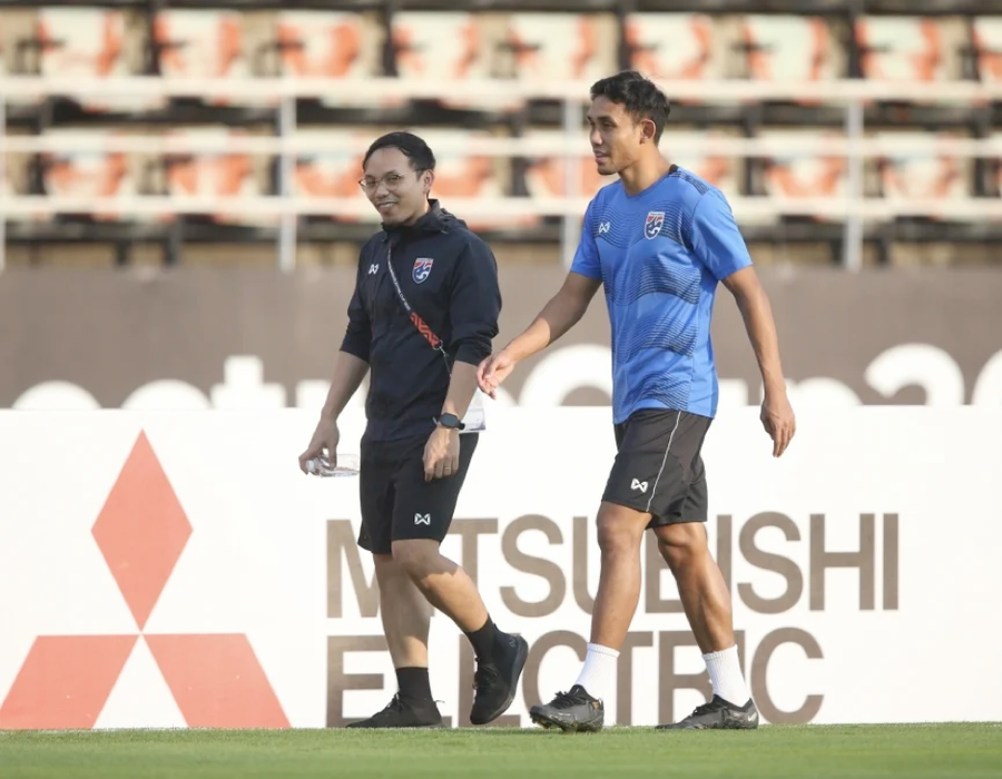 Dangda vẫn đang phải tập riêng trước trận chung kết lượt về AFF Cup 2022. Dangda vẫn đang phải tập riêng trước trận chung kết lượt về AFF Cup 2022.