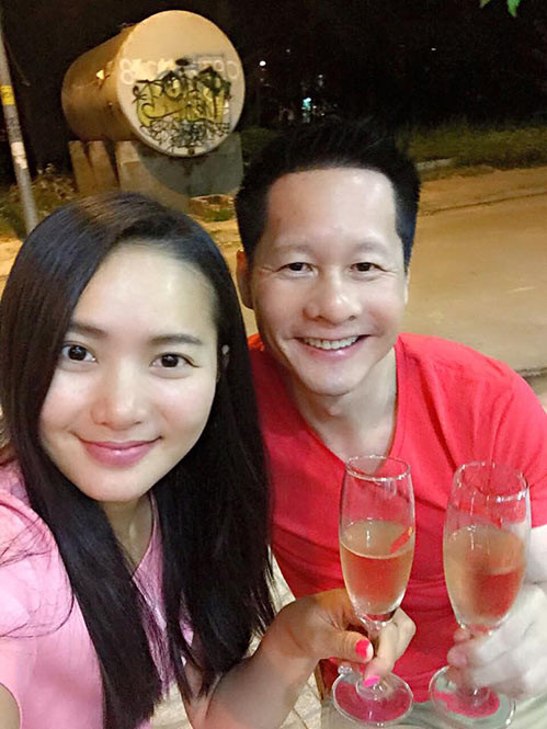 ngoc thuy vui ve di mua sam sau 