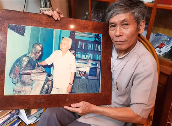 Nhà báo, Nghệ sĩ nhiếp ảnh, Đại tá Trần Hồng.