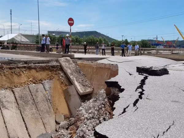 Khắc phục sụt lún ở TPHCM: Loay hoay tìm giải pháp
