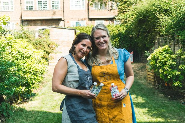 Chuyên gia Alice Fotheringham và nhà tâm lý Caspar Addyman. Chuyên gia Alice Fotheringham và nhà tâm lý Caspar Addyman.