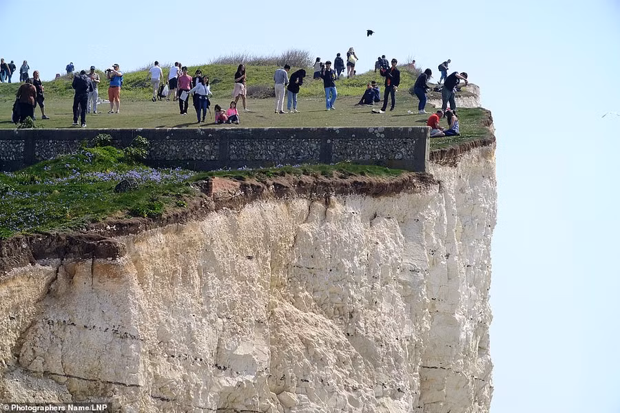 Vách núi Seven Sisters là nơi ghi nhận không ít trường hợp bị thương.