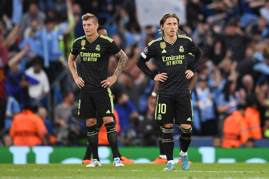 Các cầu thủ Real Madrid thất vọng sau trận thua Man City. Các cầu thủ Real Madrid thất vọng sau trận thua Man City.