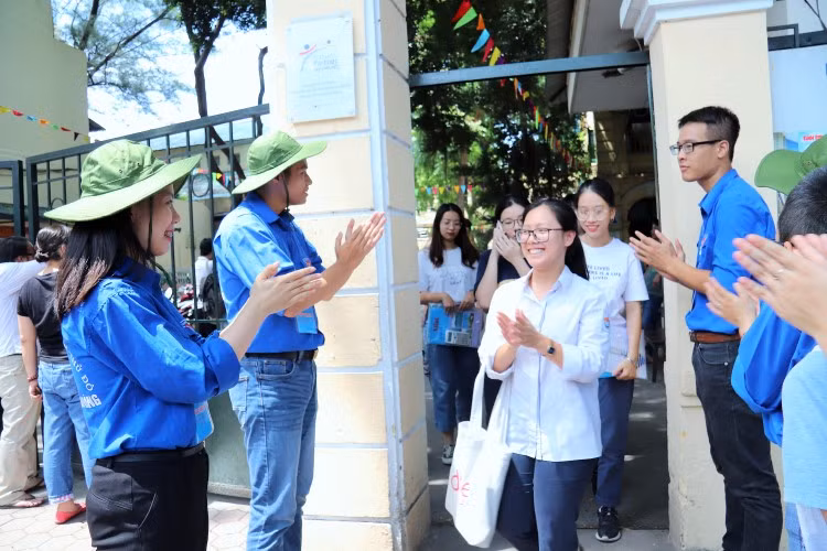 Thí sinh trong Kỳ thi THPT quốc gia 2019 tại hội đồng thi THPT Việt Đức (Hà Nội). Ảnh: Thiên Thanh