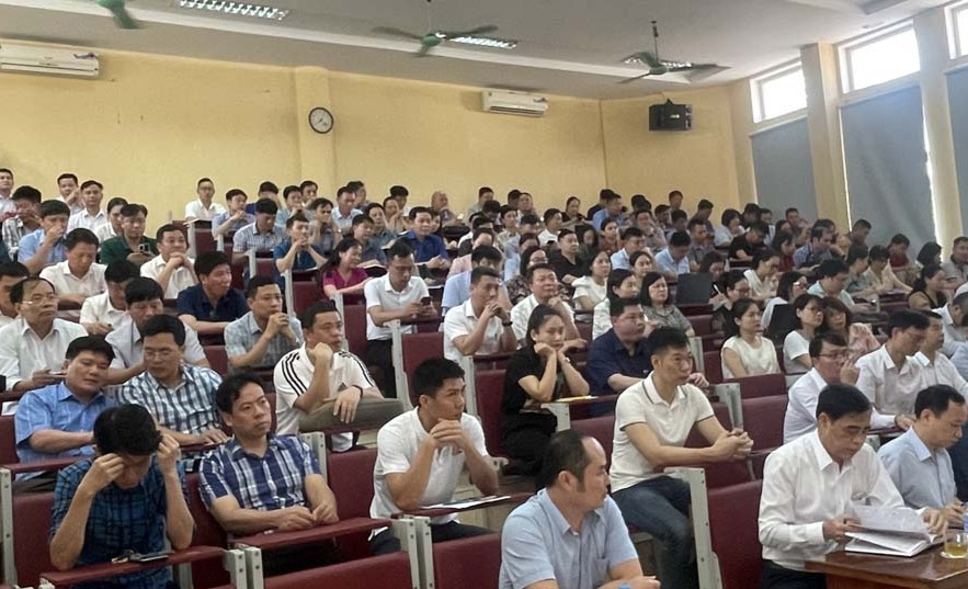 Các đại biểu tham dự hội nghị triển khai công tác cho Kỳ thi tốt nghiệp THPT năm 2023. Các đại biểu tham dự hội nghị triển khai công tác cho Kỳ thi tốt nghiệp THPT năm 2023.