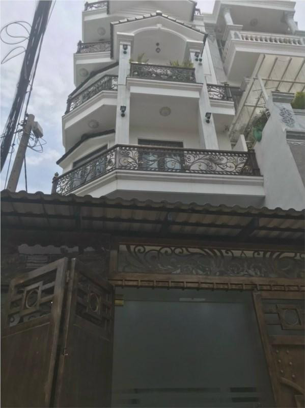 Một cơ sở phẫu thuật thẩm mỹ không phép, không biển hiệu. Ảnh minh họa: Thanh tra Sở Y tế TPHCM. Một cơ sở phẫu thuật thẩm mỹ không phép, không biển hiệu. Ảnh minh họa: Thanh tra Sở Y tế TPHCM.