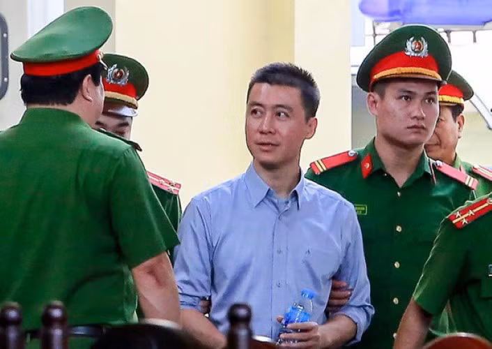 Phan Sào Nam tại tòa sơ thẩm vụ đánh bạc nghìn tỉ đồng.