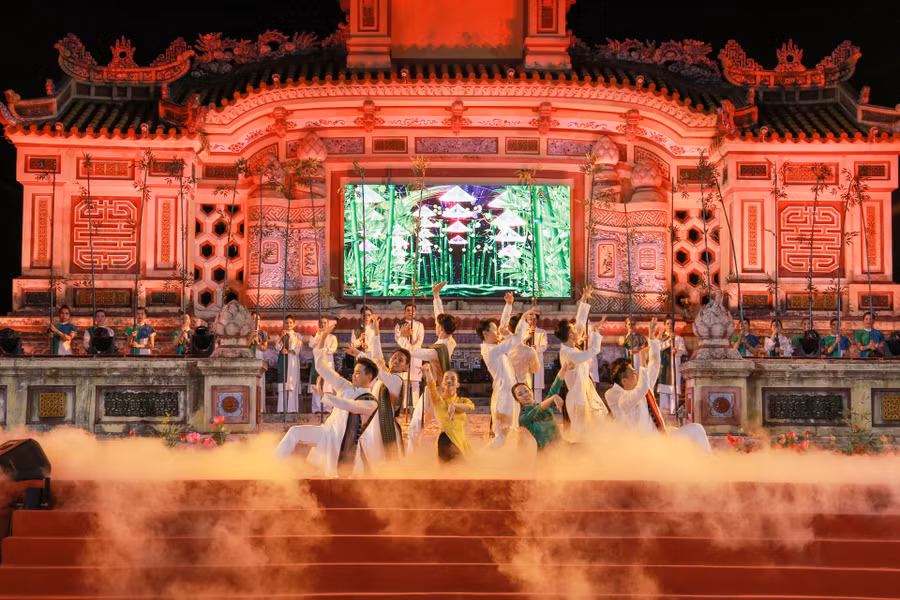 Tiết mục nghệ thuật vừa sôi động, vừa mang phong cách cổ điển đậm dấu ấn Cố đô.