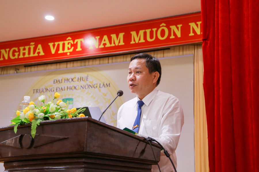 PGS.TS. Trần Thanh Đức – Hiệu trưởng Trường ĐH Nông Lâm, ĐH Huế phát biểu tại hội nghị.