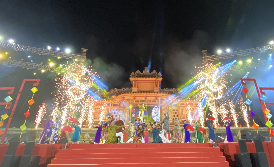 Festival nghề truyền thống Huế 2023 đã diễn ra thành công, tốt đẹp. Festival nghề truyền thống Huế 2023 đã diễn ra thành công, tốt đẹp.