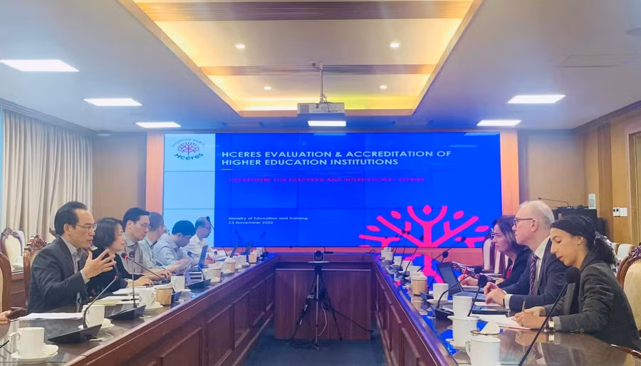 Thứ trưởng Hoàng Minh Sơn tiếp Hội đồng cấp cao về đánh giá Nghiên cứu và GD ĐH 