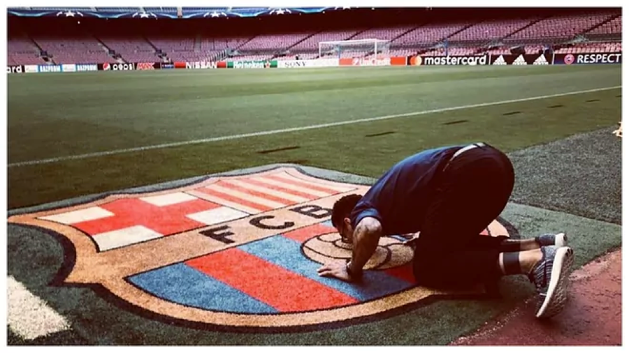 Dani Alves bất ngờ trở lại Nou Camp nhưng chỉ được thi đấu sau kỳ nghỉ đông.