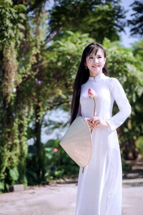 Thần đồng Bolero Kim Chi khoe vẻ đẹp trong veo bên hồ sen quê nhà ảnh 10 Thần đồng Bolero Kim Chi khoe vẻ đẹp trong veo bên hồ sen quê nhà ảnh 10