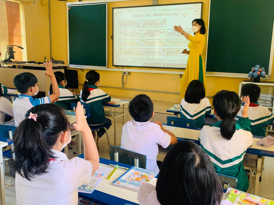Giáo viên được hỗ trợ hoàn thành quy trình tập huấn sách giáo khoa. Giáo viên được hỗ trợ hoàn thành quy trình tập huấn sách giáo khoa.