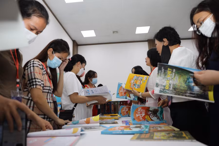 "Chào Tiếng Việt" được độc giả quan tâm ngay khi ra mắt