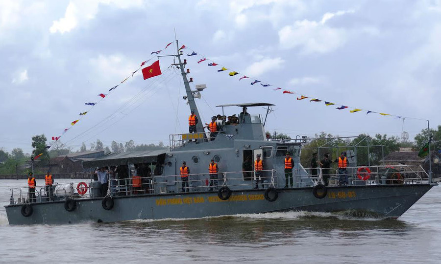 Cận cảnh tàu tuần tra mới của Biên phòng Cà Mau
