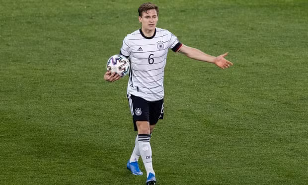 Joshua Kimmich của Đức.