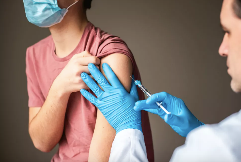 Các chuyên gia Mỹ cho rằng trẻ từ 12 tuổi trở lên có thể tiêm vắc-xin ngừa Covid-19.