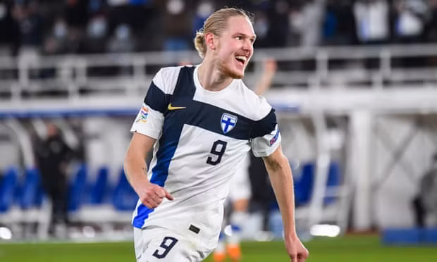 Fredrik Jensen của Phần Lan.