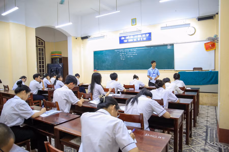 Các thí sinh tại Thừa Thiên - Huế trong Kỳ thi tốt nghiệp THPT năm 2023. (Ảnh: Hoàng Hải).