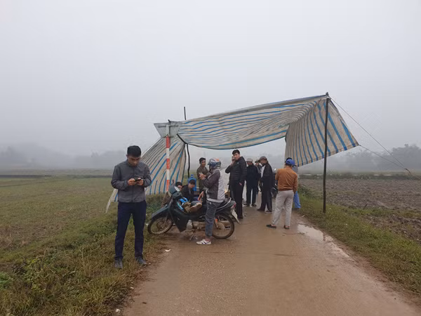  Dân tiếp tục chặn xe vào bãi rác Nam Sơn: Hà Nội sẽ có phương án… bảo vệ bãi rác