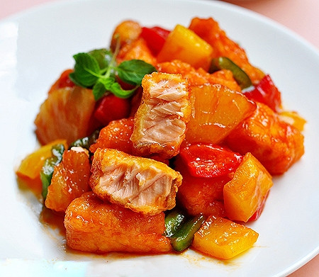 Cá sốt dứa chua cay cho bữa cơm tối