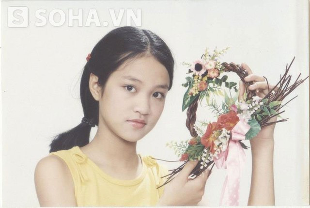 Diện mạo thuở nhỏ của hot girl nổi đình đám Mi Vân ảnh 18 Lớn thêm một chút, Mi Vân đã bắt đầu điệu đà và dịu dàng hơn