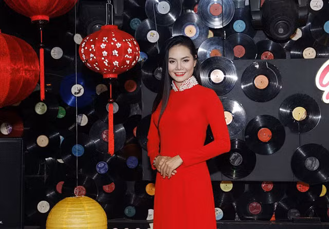  Ngoài ra còn sự góp mặt của ca sĩ Lương Nguyệt Anh. 