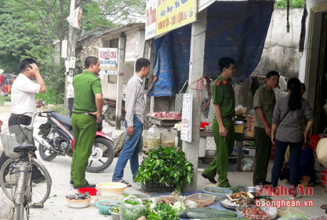Mất gần 40 triệu đồng nghi bị thôi miên - Ảnh 1 Mat gan 40 trieu dong nghi bi thoi mien - Anh 1