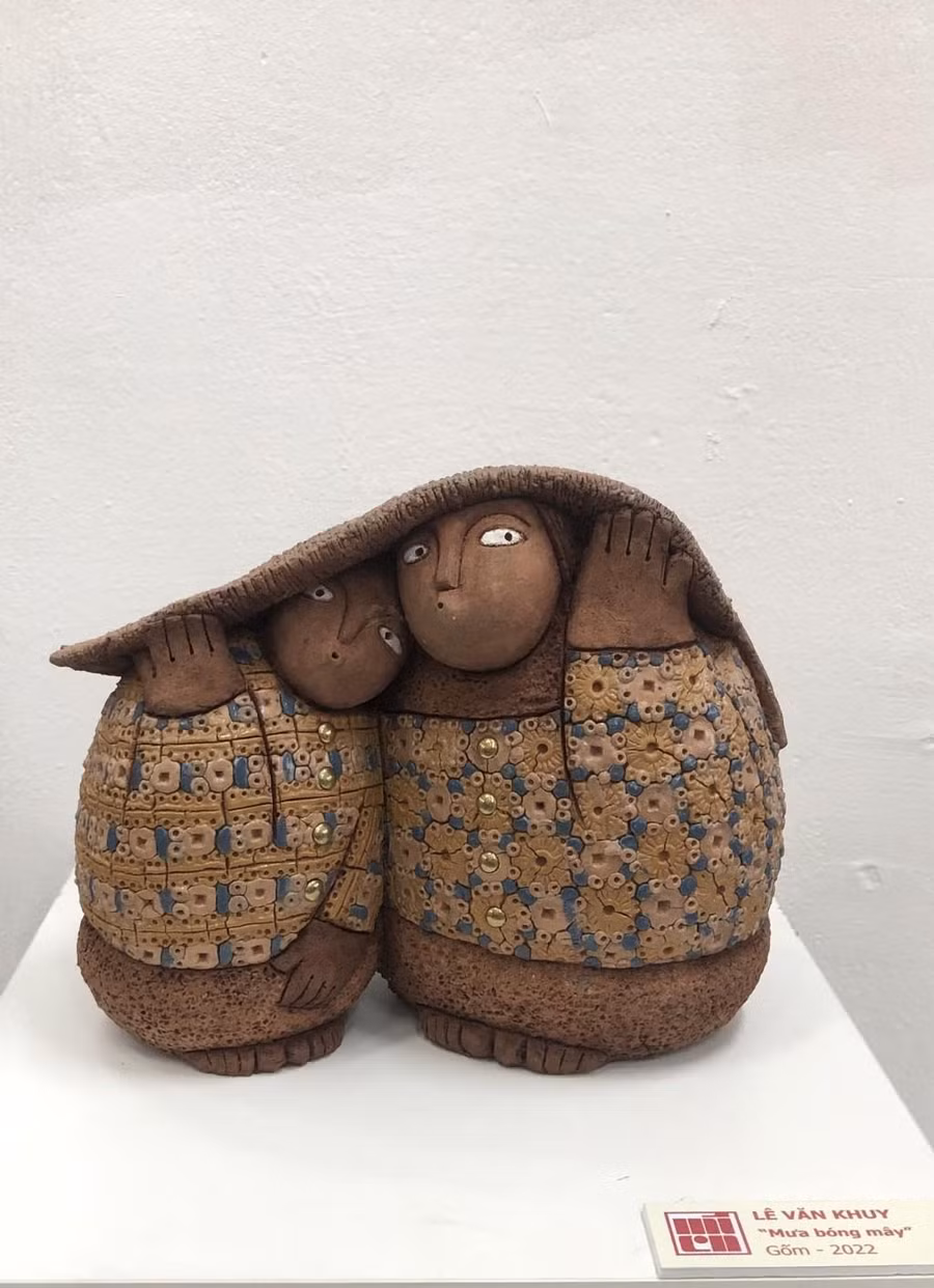Gốm của hoạ sĩ Lê Văn Khuy.