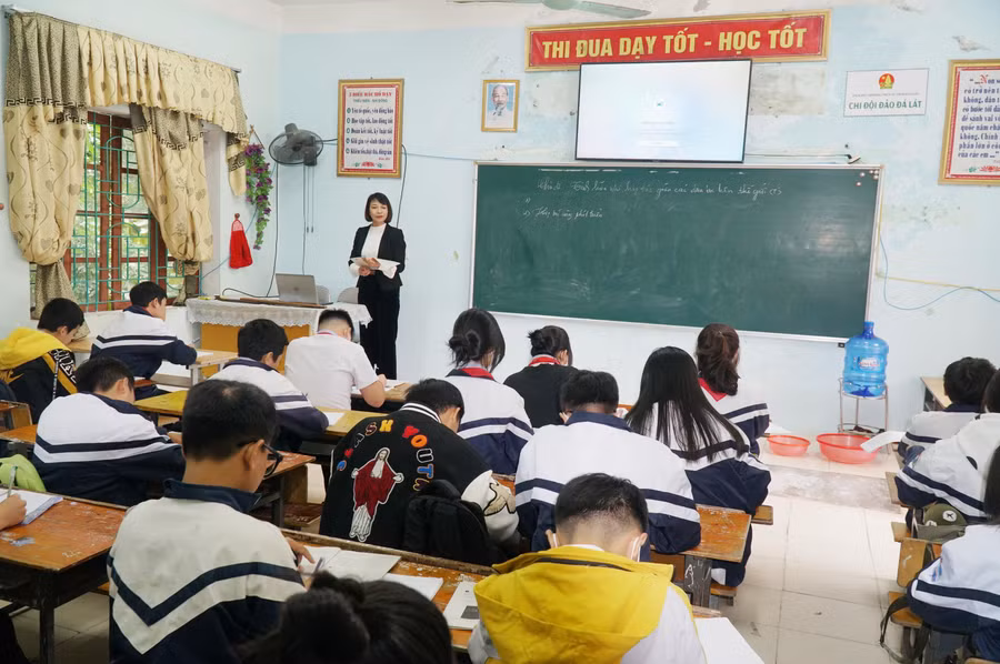Giờ học tại Trường THCS Lê Thị Bạch Cát, thị xã Cửa Lò, Nghệ An.