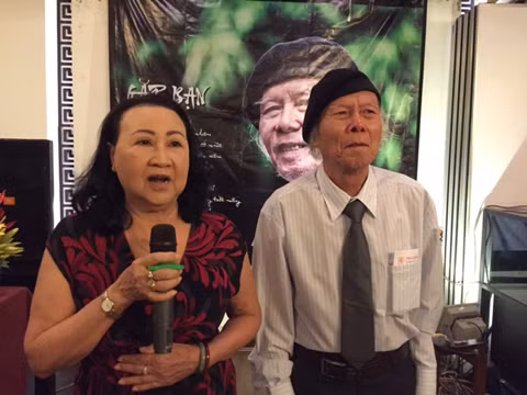 Nhà thơ Thanh Tùng "Thời hoa đỏ" khóc trong sinh nhật tuổi 80 ảnh 2