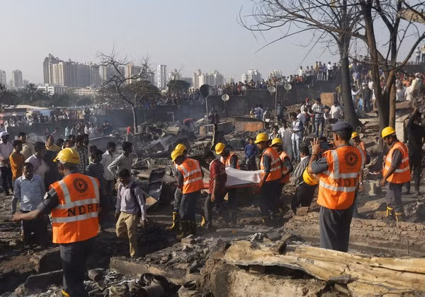 Nổ bình gas liên tiếp khiến 1000 ngôi nhà ở Ấn Độ bị thiêu rụi 2