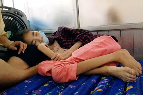 Tuyết Nhi nằm viện trong đợt điều trị vừa qua.