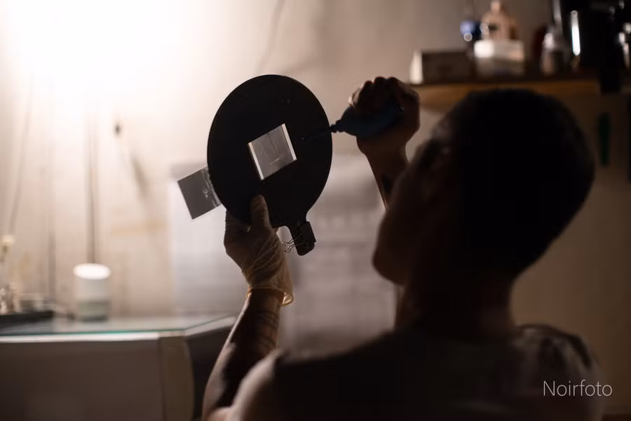 Với triển lãm 'MAY', nhiếp ảnh gia tiếp nối mạch nguồn của tuyên ngôn nhiếp ảnh nghệ thuật của huyền thoại Alfred Stieglitz 100 năm về trước.