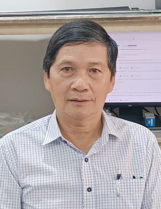 Thầy Phạm Úc.