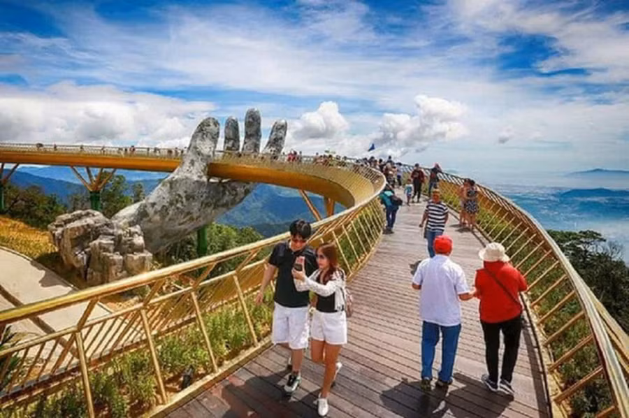 Nhiều tour du lịch bất ngờ hạ nhiệt trước dịp nghỉ lễ 30/4 - 1/5.