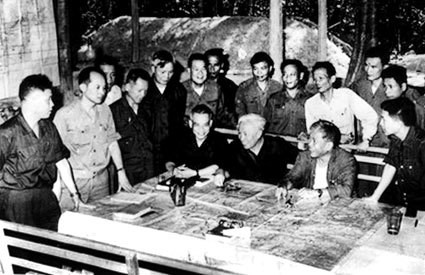 Bộ chỉ huy chiến dịch Hồ Chí Minh tại chỉ huy sở tiền phương, Bình Dương. Ảnh tư liệu của tác giả Võ Xuân Sáng
