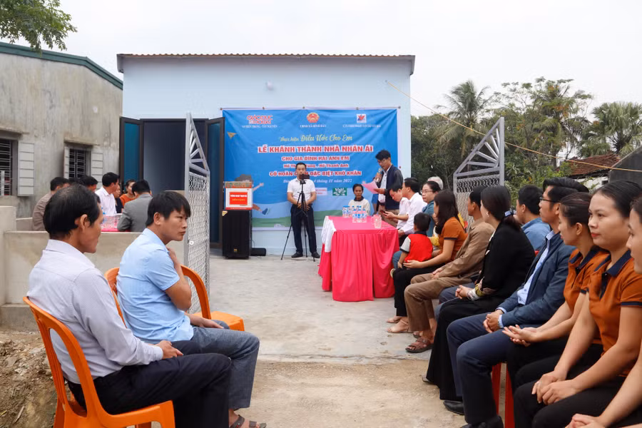 Buổi Lễ bàn giao nhà nhân ái cho gia đình 2 cháu Hồ Thanh Hùng (SN 2018) và Hồ Thanh Anh (SN 2021).